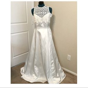 Jessica McClintock Lace detaild Wedding Dress